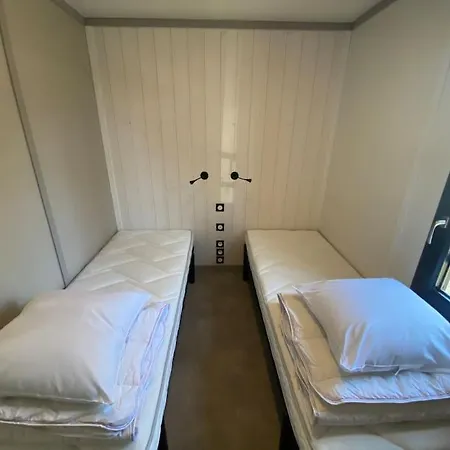 Avec Piscine A 300m De La Apartment