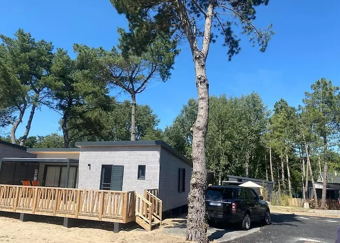 Avec Piscine A 300m De La *