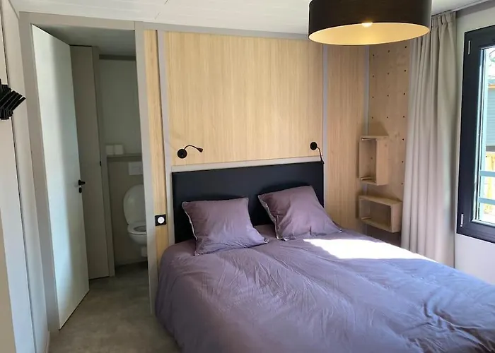 Avec Piscine A 300m De La *