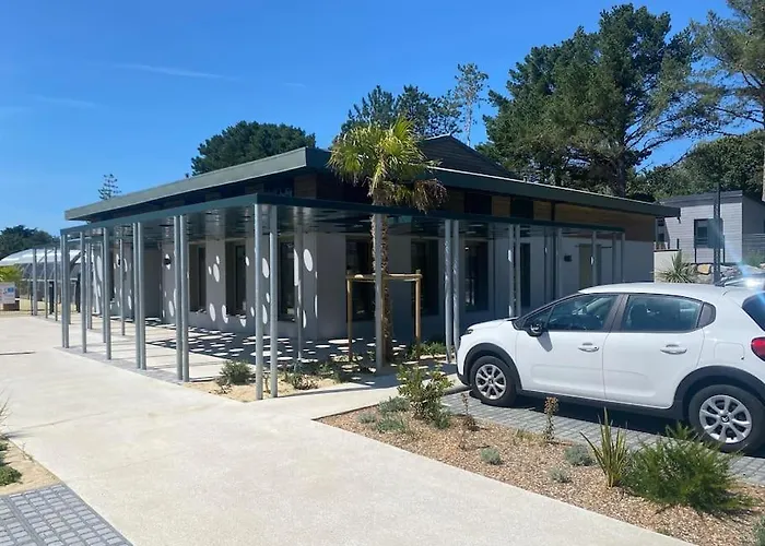 Avec Piscine A 300m De La