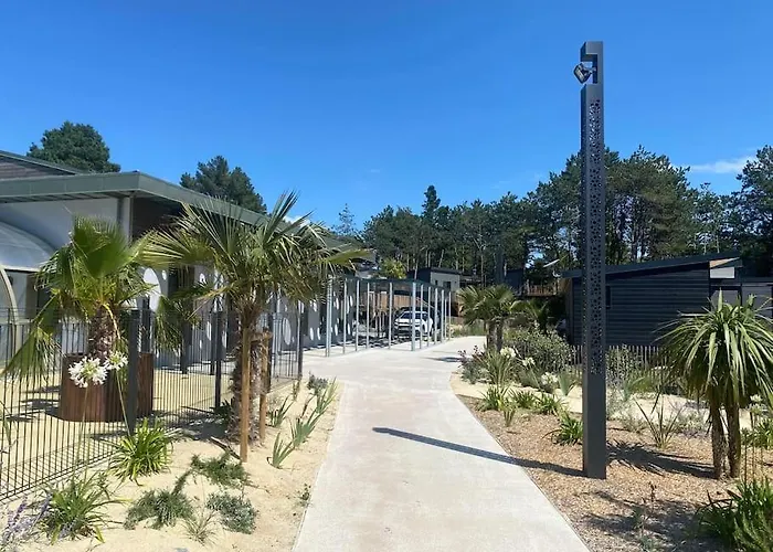 Apartament Avec Piscine A 300m De La *