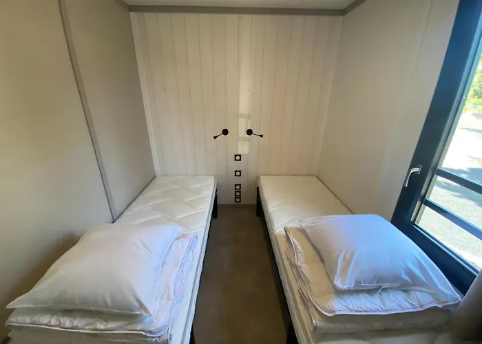 Avec Piscine A 300m De La Apartament